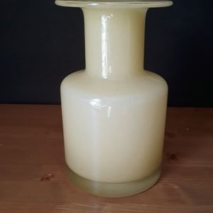 Victoria Hagan large lemon cream vast